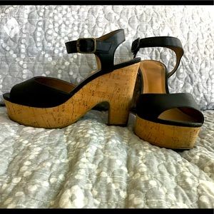 Simple black wedge by 14th and union